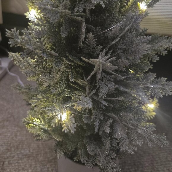 NEW Mini LED Christmas Tree approx 7 inch Light up ✨ - Picture 4 of 4